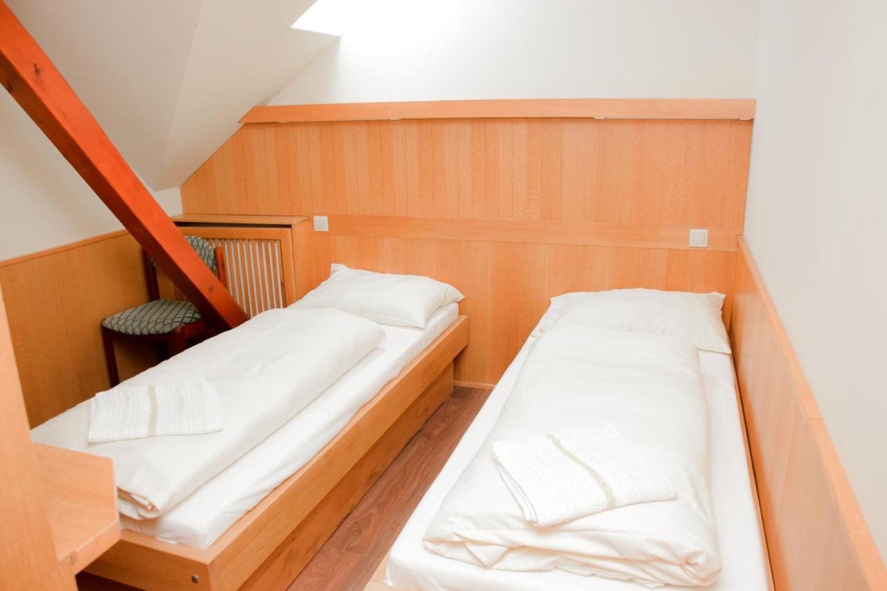 Csikar Csárda és Panzió Hotel Kőszeg Exterior foto